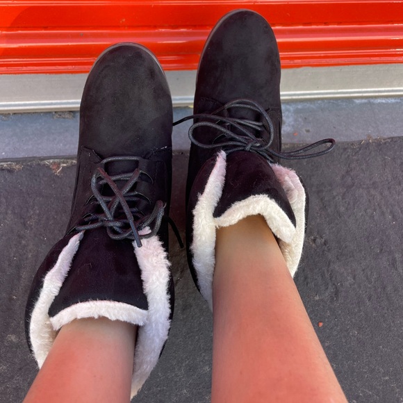 Cozy Black Vegan Fur Suede lace up booties - Picture 9 of 10